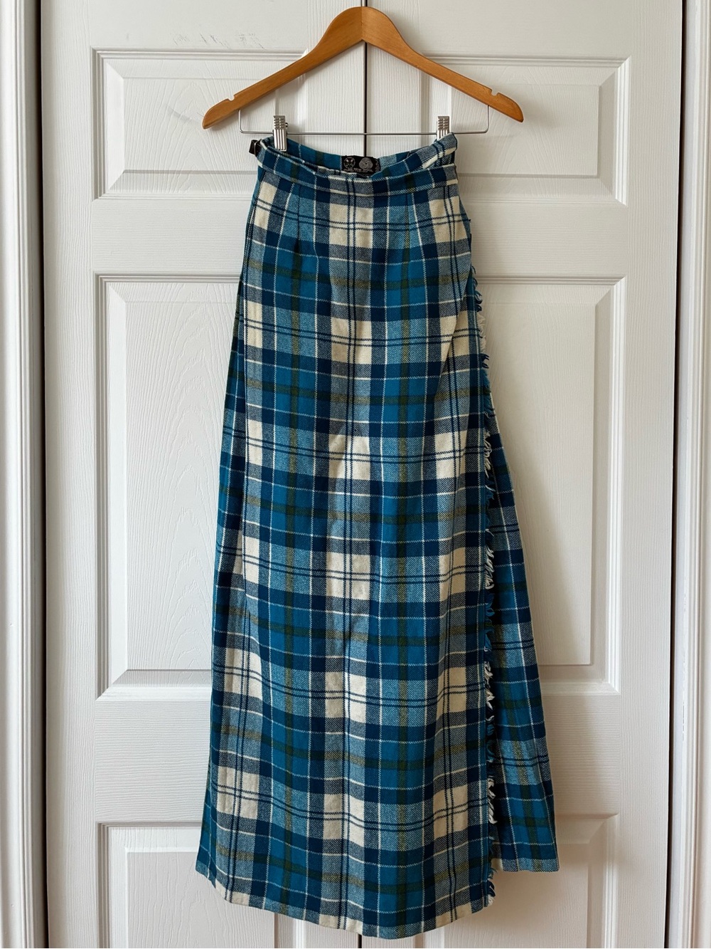UNIQUE Authentic vintage plaid kilt
